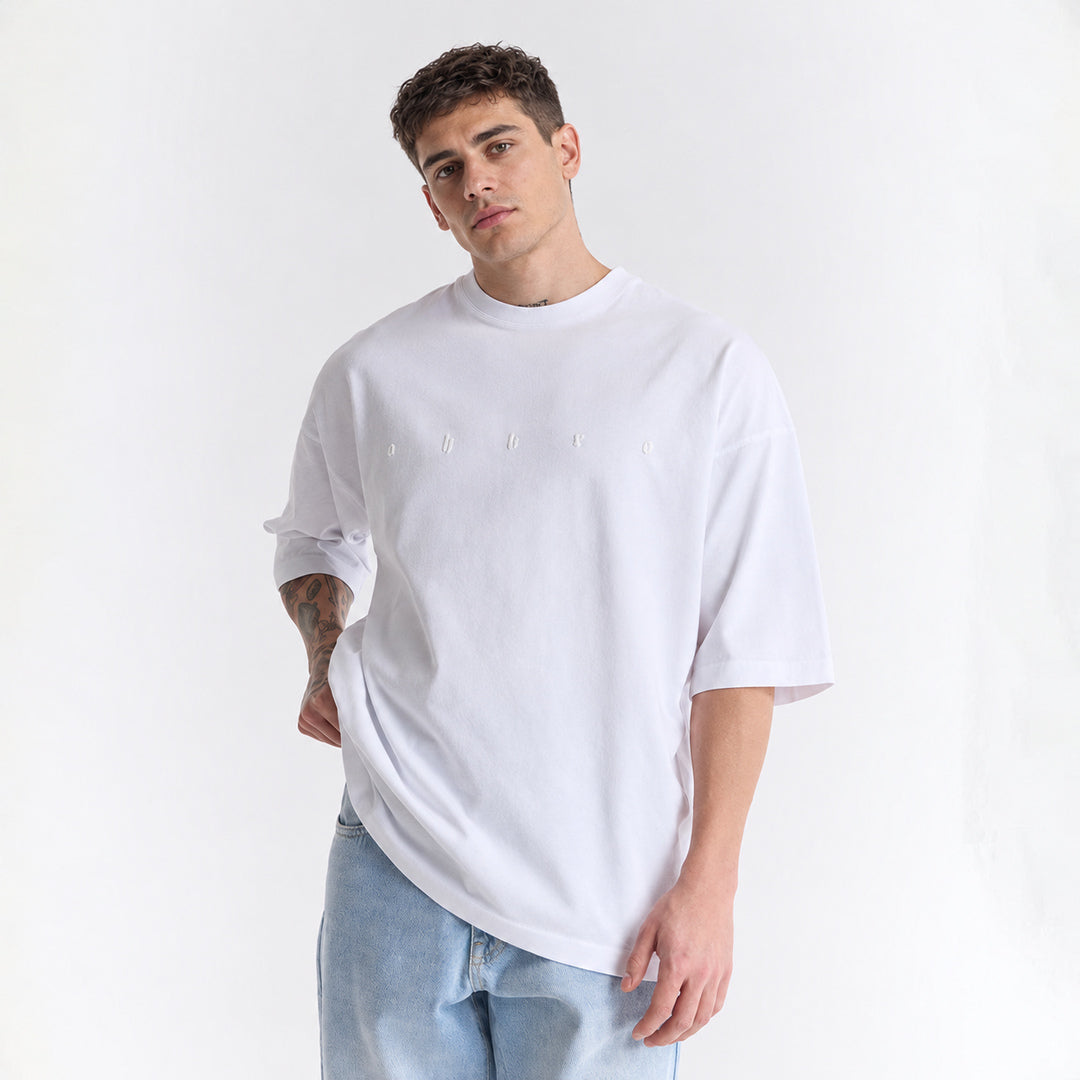 Beyaz Uzun Logo Super Oversize Tişört