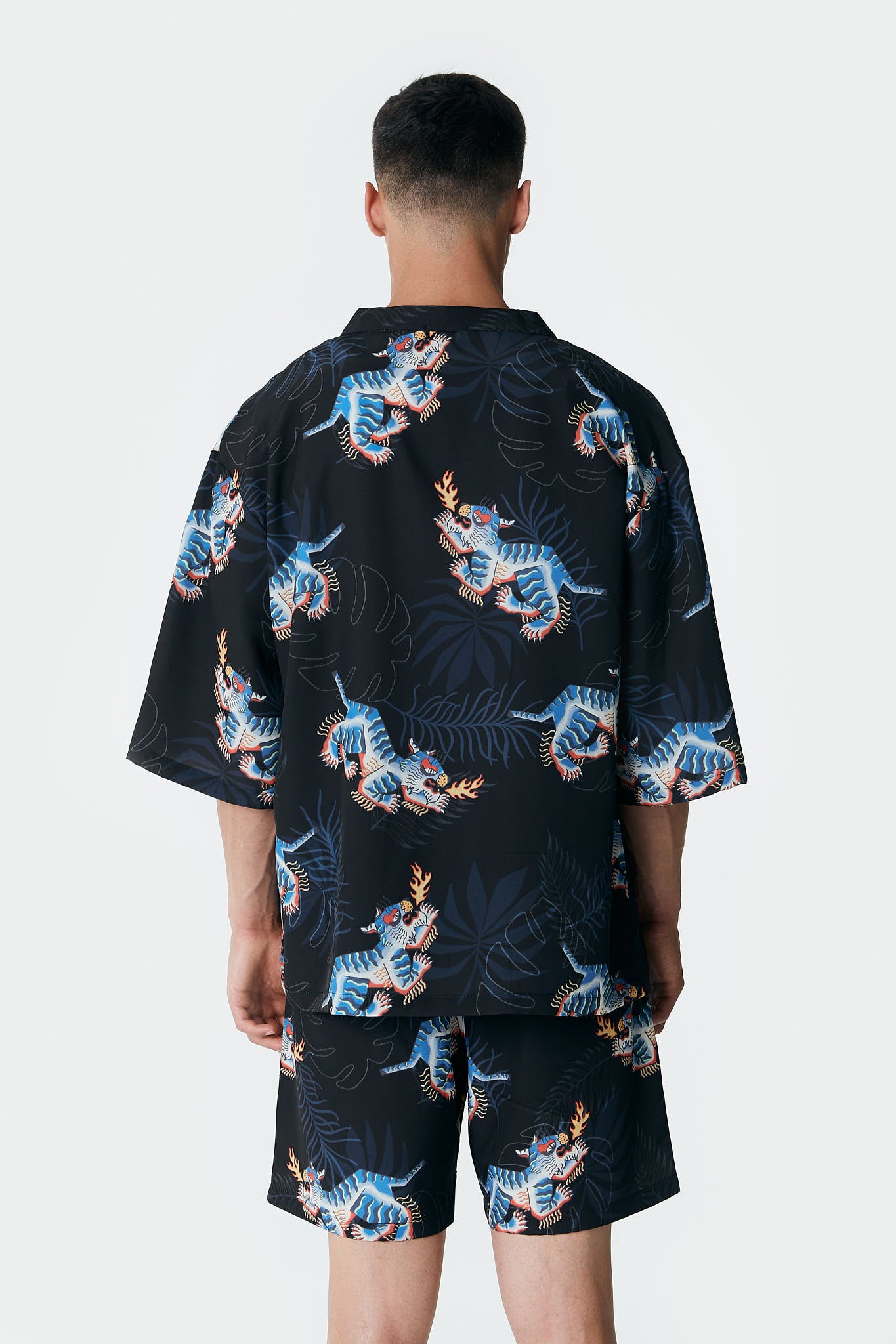 Kaplan Desenli Siyah Kimono Gömlek