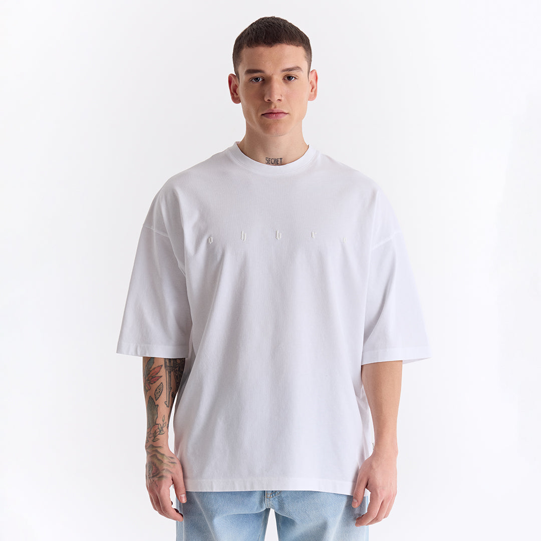 Beyaz Uzun Logo Super Oversize Tişört