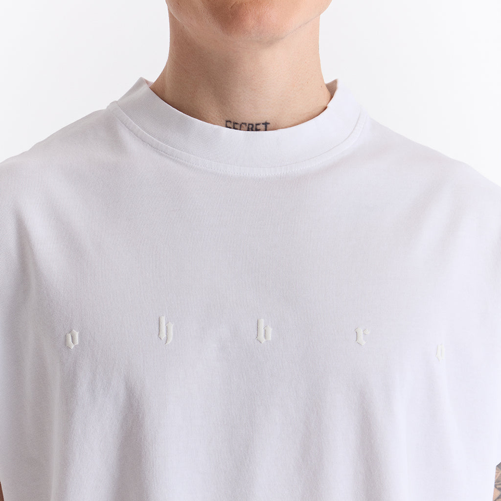 Beyaz Uzun Logo Super Oversize Crop Kolsuz Tişört