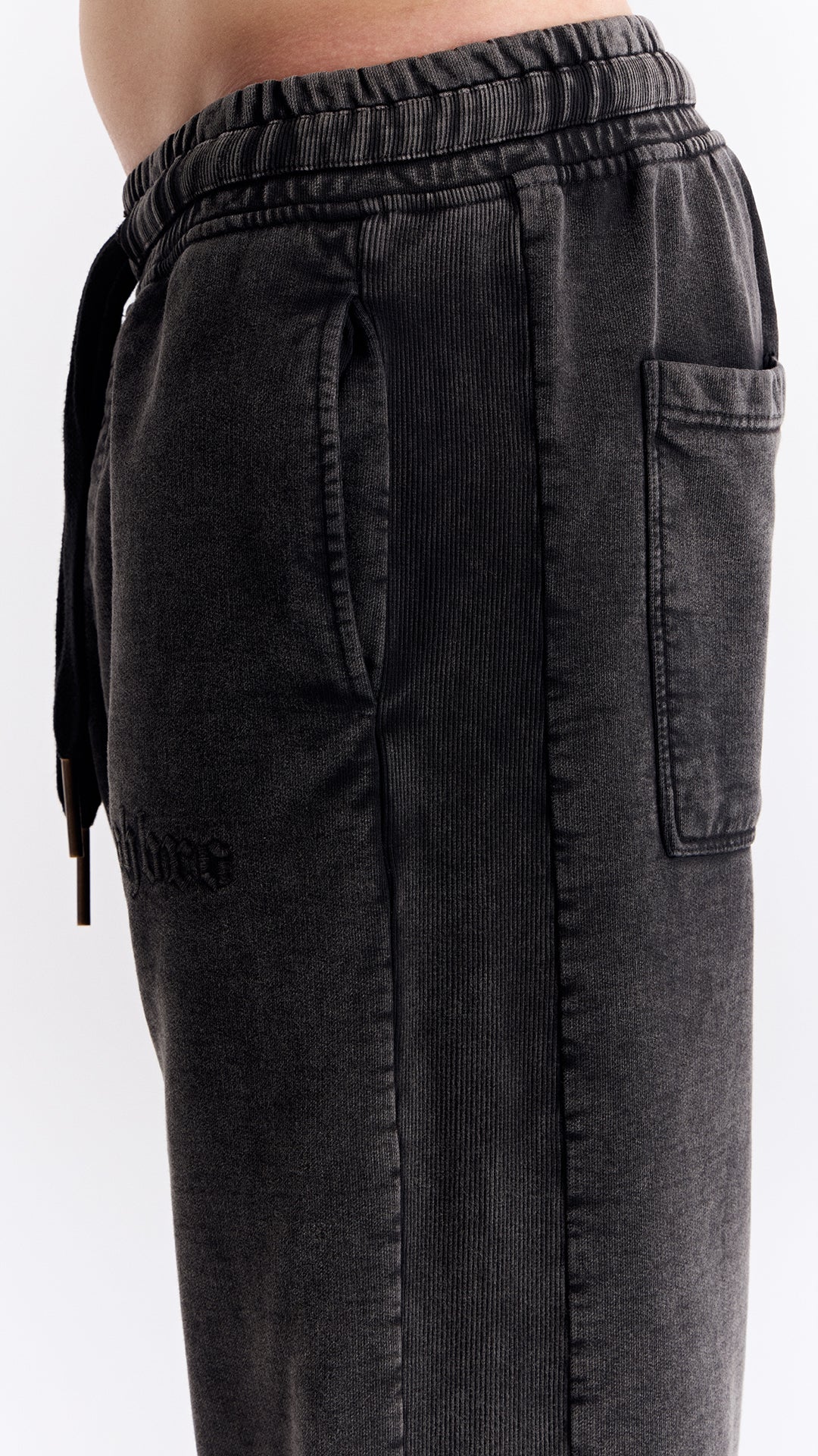 Siyah Yıkamalı Ribana Detaylı Eşofman Altı