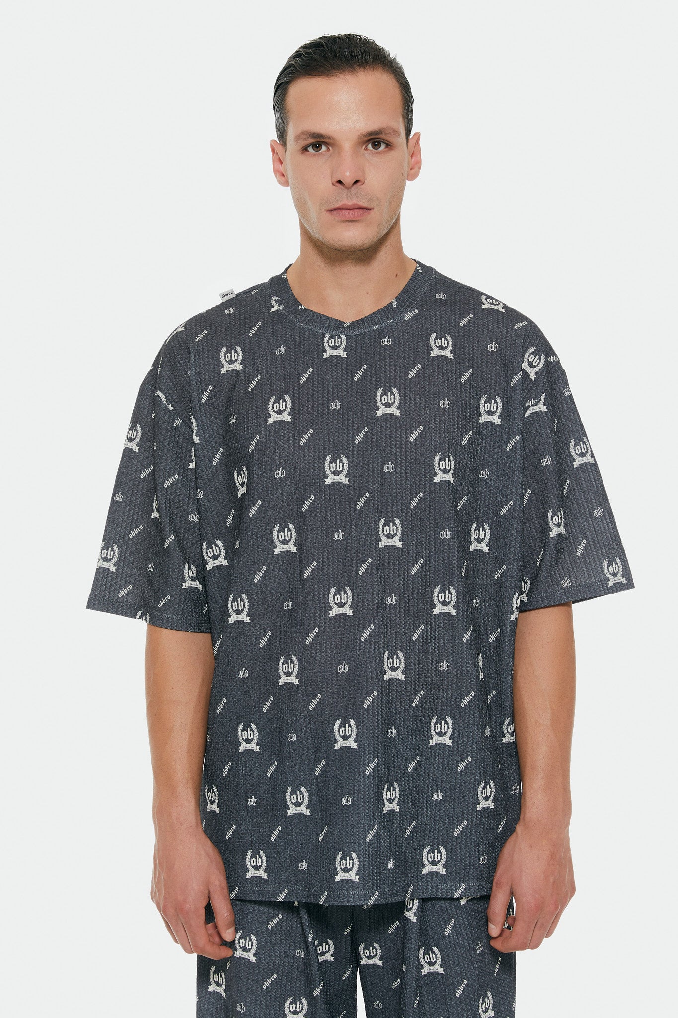 Monogram Desenli Antrasit Oversize Tişört