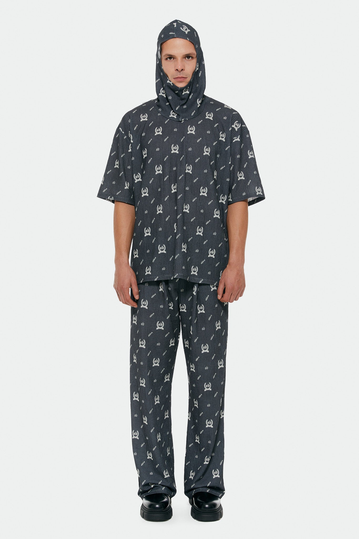 Monogram Desenli Antrasit Oversize Tişört
