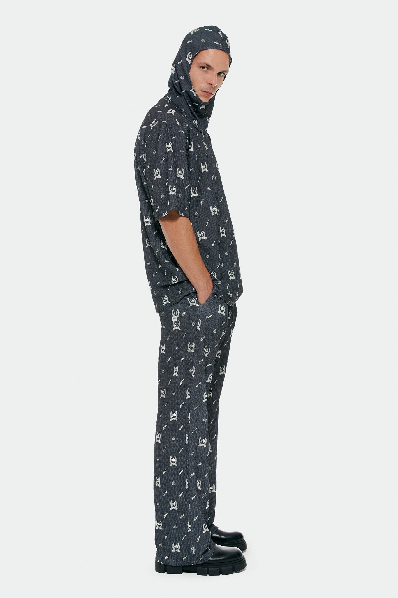 Monogram Desenli Antrasit Oversize Tişört