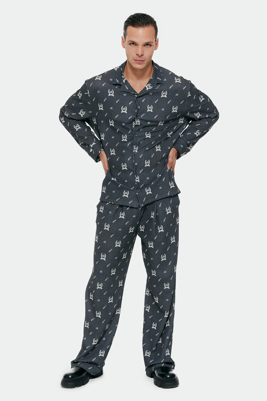 Monogram Desenli Antrasit Oversize Gömlek